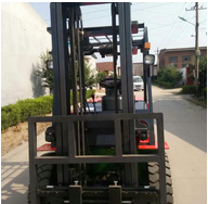 全自动堆高车 高效率移动式堆高车