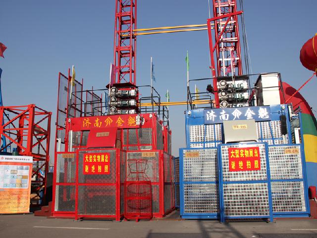 变频SC200/200施工升降机