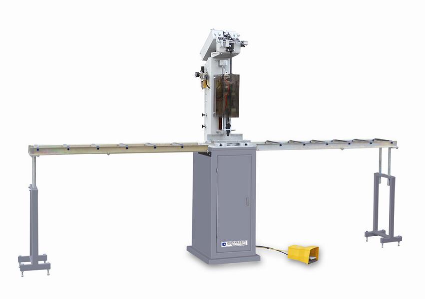  自动螺钉紧固机